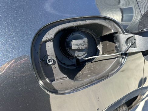 Used 2026 Porsche Macan image 42