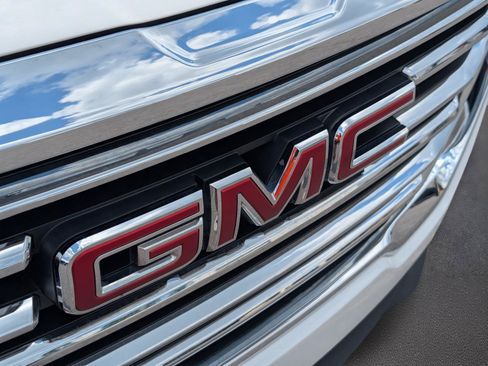 Used 2024 GMC Terrain SLT FWD image 5