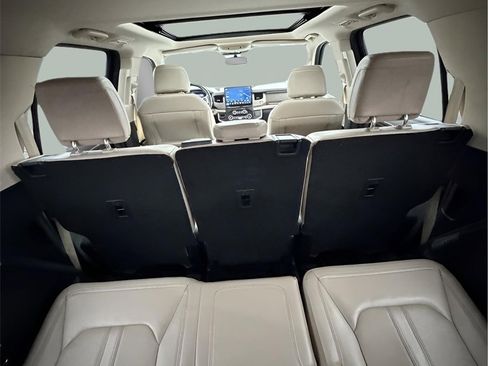 Used 2022 Ford Expedition Max Limited image 14