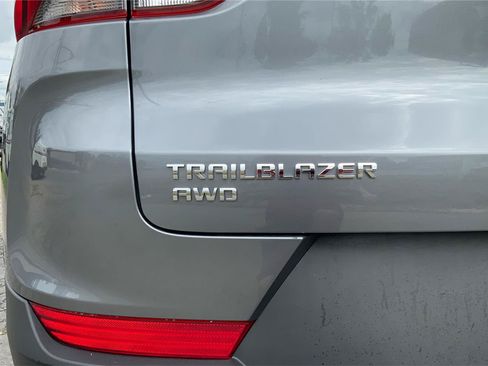 Used 2021 Chevrolet TrailBlazer LT AWD/4WD image 24