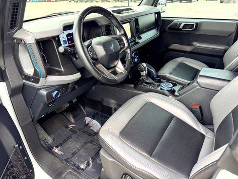 Used 2021 Ford Bronco Black Diamond image 14