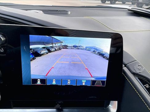 Used 2024 Chevrolet Corvette Stingray Premium Cpe w/ Z51 Performance Package image 23