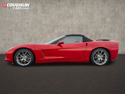Used 2006 Chevrolet Corvette Convertible RWD image 2
