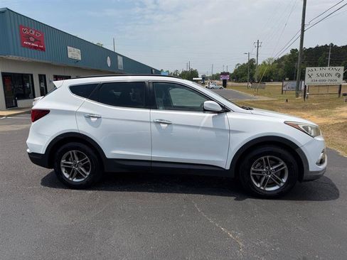 Used 2017 Hyundai Santa Fe Sport FWD image 2