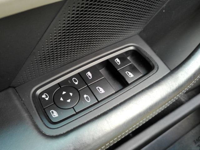 Used 2022 Porsche Taycan RWD image 35