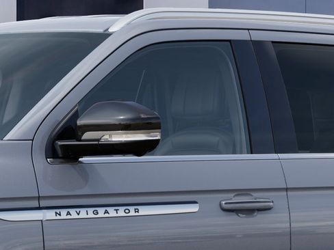 New 2027 Lincoln Navigator Premiere RWD image 20
