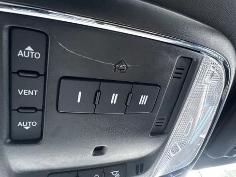 Used 2022 Jeep Grand Cherokee Laredo X AWD/4WD image 18