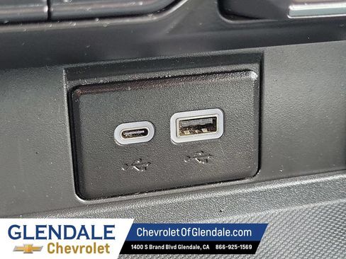 Used 2024 Chevrolet Suburban RST RWD image 28
