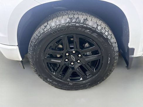 Used 2026 Chevrolet Silverado 1500 Custom w/ Turbomax Blackout Package RWD image 8