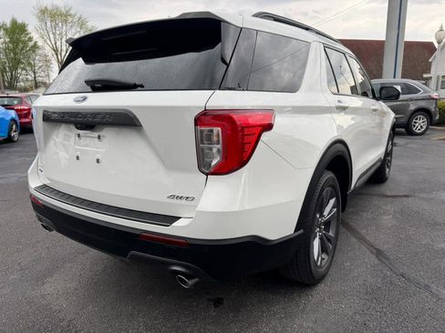 Used 2023 Ford Explorer XLT w/ Equipment Group 202A AWD/4WD image 16