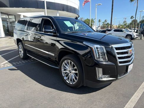 Used 2015 Cadillac Escalade ESV Luxury RWD image 4