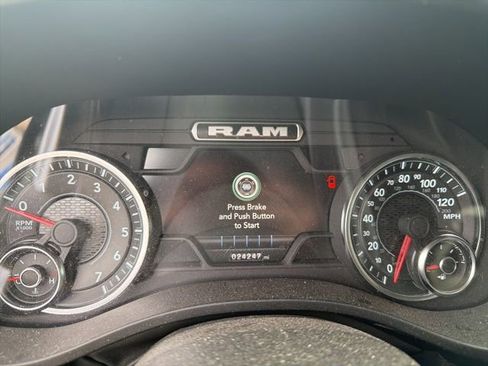 Used 2023 RAM 1500 Laramie image 12