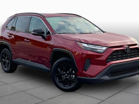 Used 2024 Toyota RAV4 XLE w/ Convenience Package FWD image 3