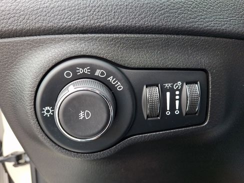 Used 2020 Jeep Compass Limited w/ Premium Lighting Group image 25