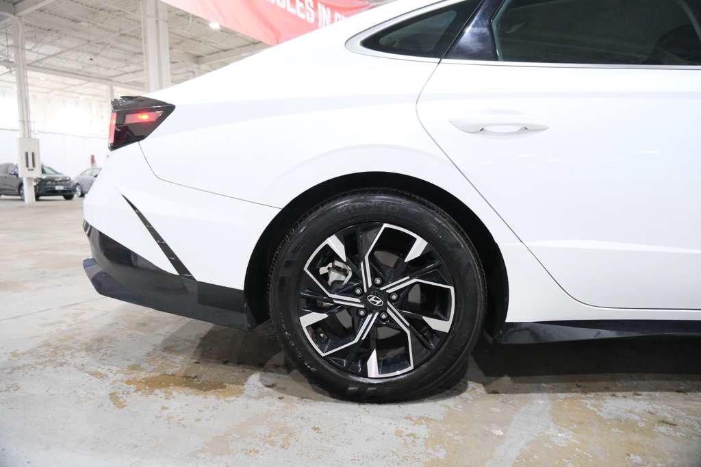 Used 2025 Hyundai Sonata SEL FWD image 12