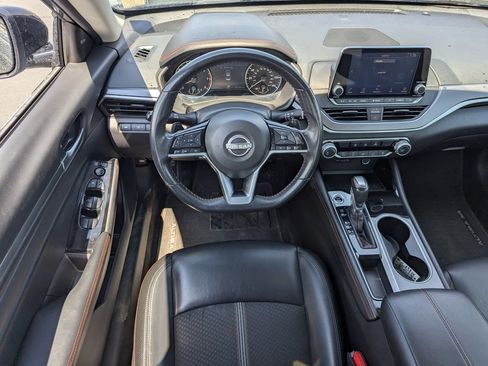 Used 2024 Nissan Altima 2.5 SR FWD image 28