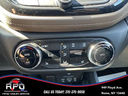 Used 2021 Chevrolet TrailBlazer ACTIV w/ Technology Package AWD/4WD image 14