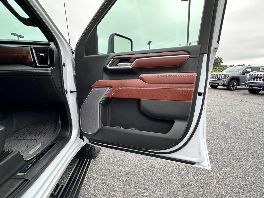 Certified 2024 GMC Sierra 3500 Denali Ultimate AWD/4WD image 15