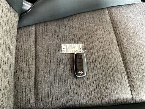 Used 2023 Nissan Rogue SV AWD/4WD image 34