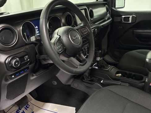 Used 2023 Jeep Wrangler Unlimited image 10