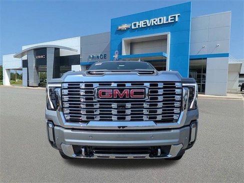 New 2025 GMC Sierra 2500 Denali w/ Denali Reserve Package image 10