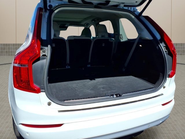 Used 2020 Volvo XC90 T6 Momentum AWD/4WD image 8