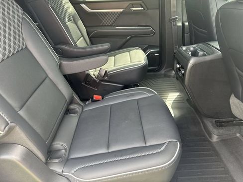 Used 2024 GMC Acadia Denali w/ Super Cruise Package FWD image 29