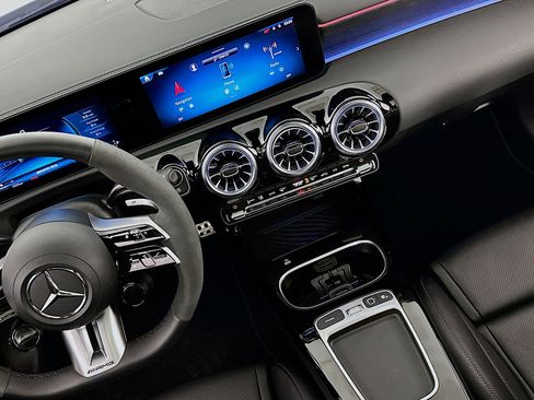 Used 2025 Mercedes-Benz CLA 45 AMG 4MATIC image 19