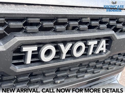 Used 2017 Toyota Tacoma SR5 w/ Tow Package AWD/4WD image 9