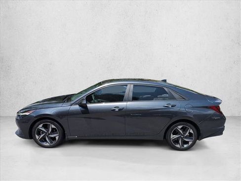 Used 2023 Hyundai Elantra SEL w/ Convenience Package FWD image 9