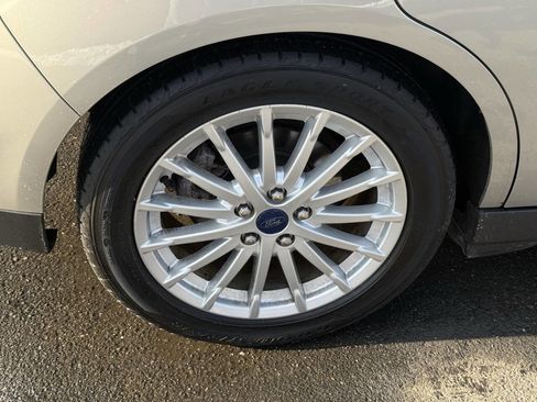 Used 2015 Ford C-MAX SE image 3