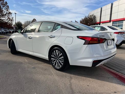 Used 2025 Nissan Altima 2.5 SV image 8