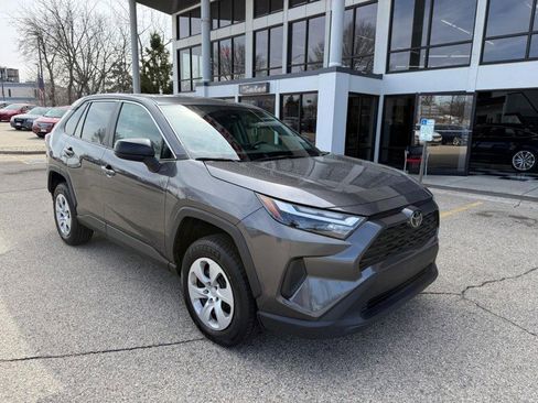 Used 2024 Toyota RAV4 LE AWD/4WD image 3