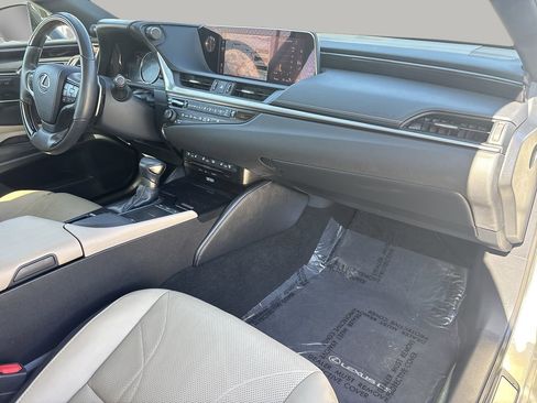 Used 2019 Lexus ES 350 Ultra Luxury image 6
