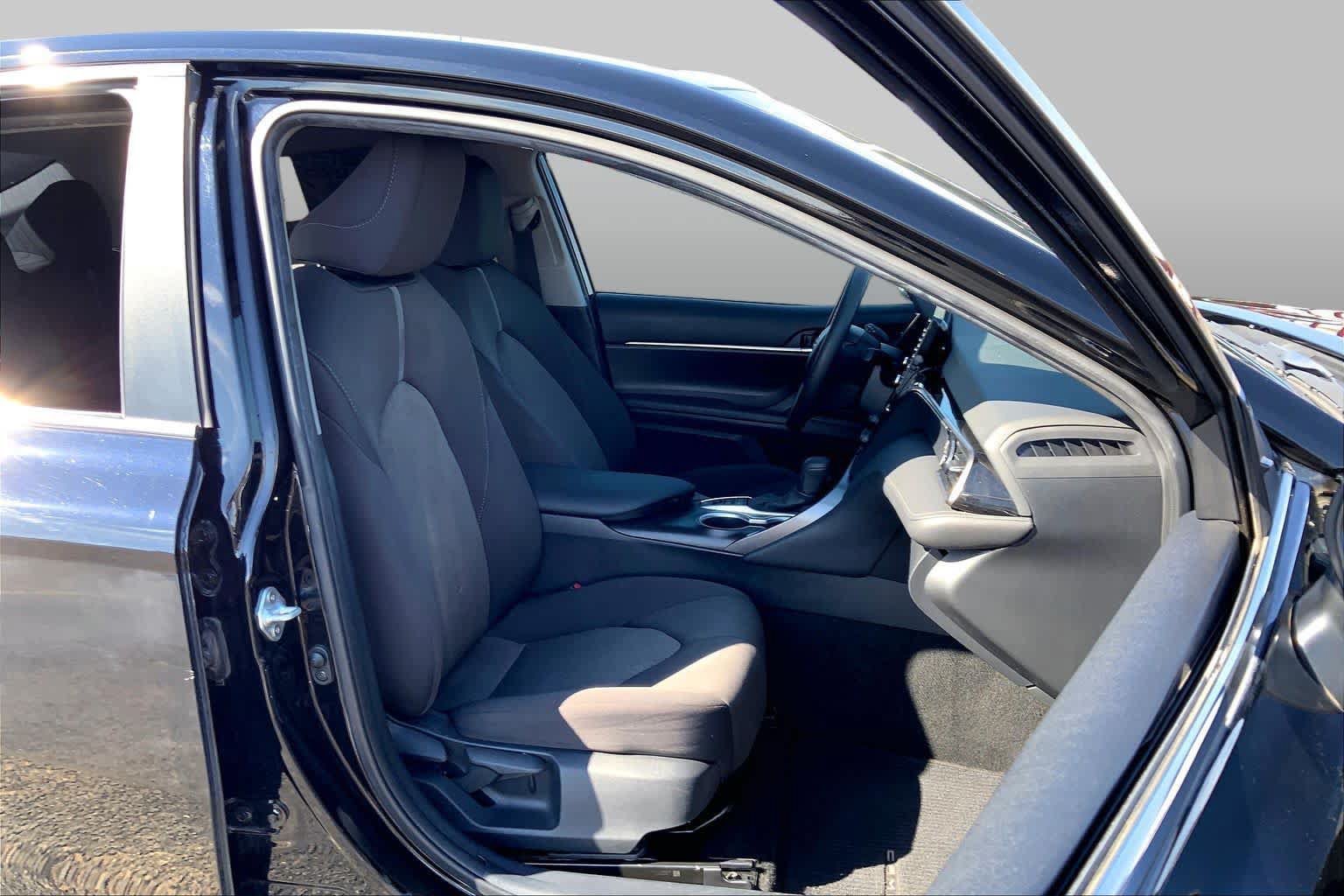 Used 2023 Toyota Camry LE FWD image 9