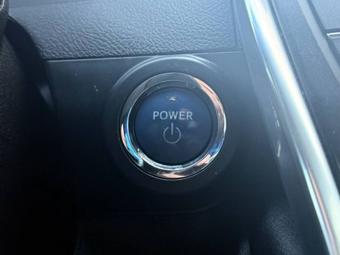 Used 2015 Toyota Camry SE FWD image 18