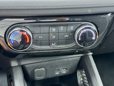 Used 2024 Chevrolet TrailBlazer LT image 12