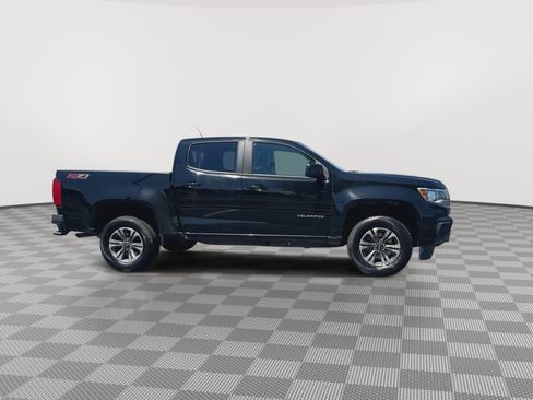 Used 2021 Chevrolet Colorado Z71 AWD/4WD image 2