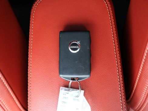 Used 2019 Volvo XC40 T5 Momentum AWD/4WD image 19