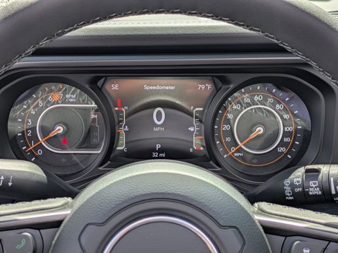 New 2025 Jeep Wrangler Rubicon w/ Technology Group image 18