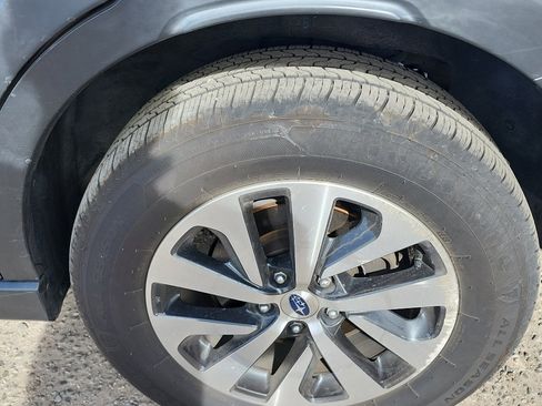 Used 2024 Subaru Outback Premium image 11