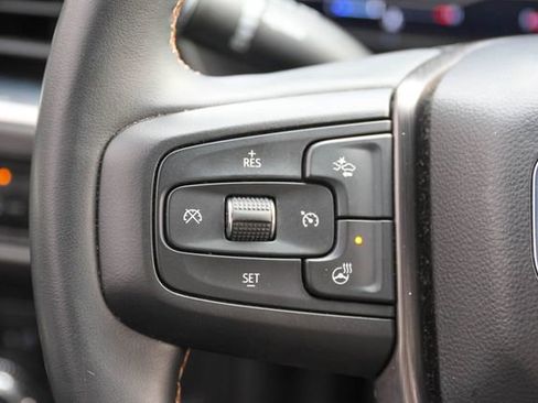 Used 2023 GMC Yukon XL AT4 image 33