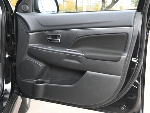 Used 2024 Mitsubishi Outlander Sport ES image 27