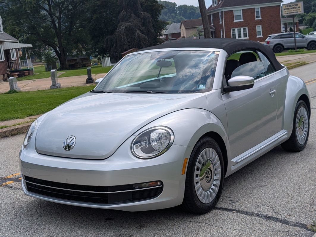 Used 2014 Volkswagen Beetle TDI FWD image 10