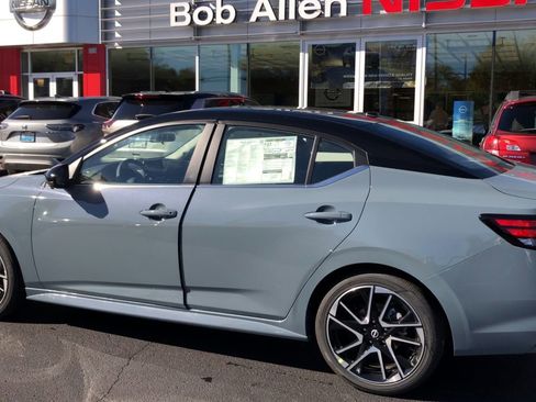 New 2025 Nissan Sentra SR w/ SR Premium Package image 5