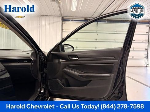 Used 2025 Nissan Altima 2.5 SV FWD image 10