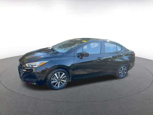 Used 2025 Nissan Versa SV image 7