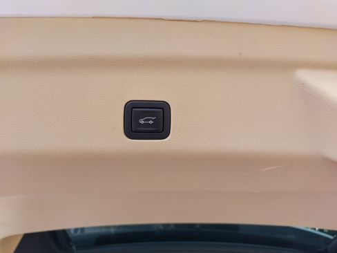 Certified 2024 Cadillac Escalade ESV Premium Luxury image 28