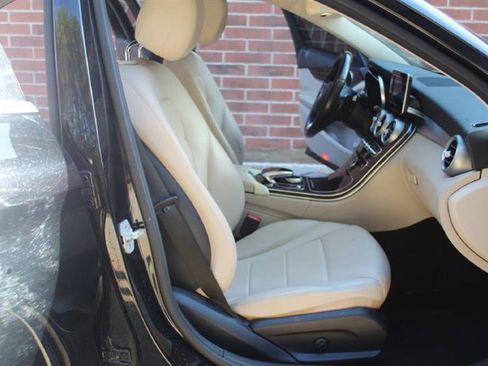 Used 2016 Mercedes-Benz C 300 4MATIC Sedan image 7