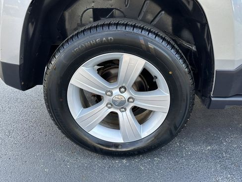 Used 2017 Jeep Patriot Latitude AWD/4WD image 59